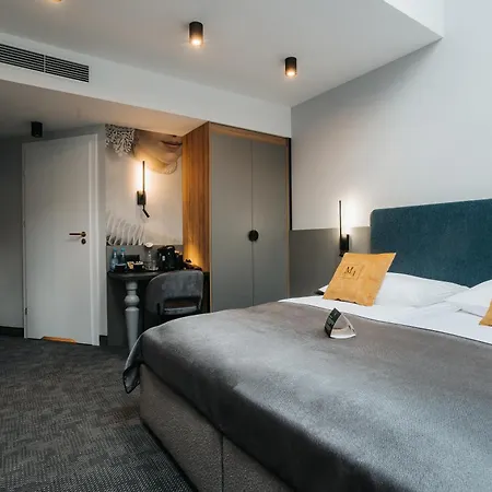 M4 Boutique 3*
